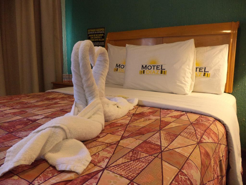 Hotel Diaz Tijuana Quarto foto